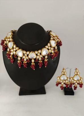 Violet Gold Polish High Kundan And Pearls Wedding Necklace Set